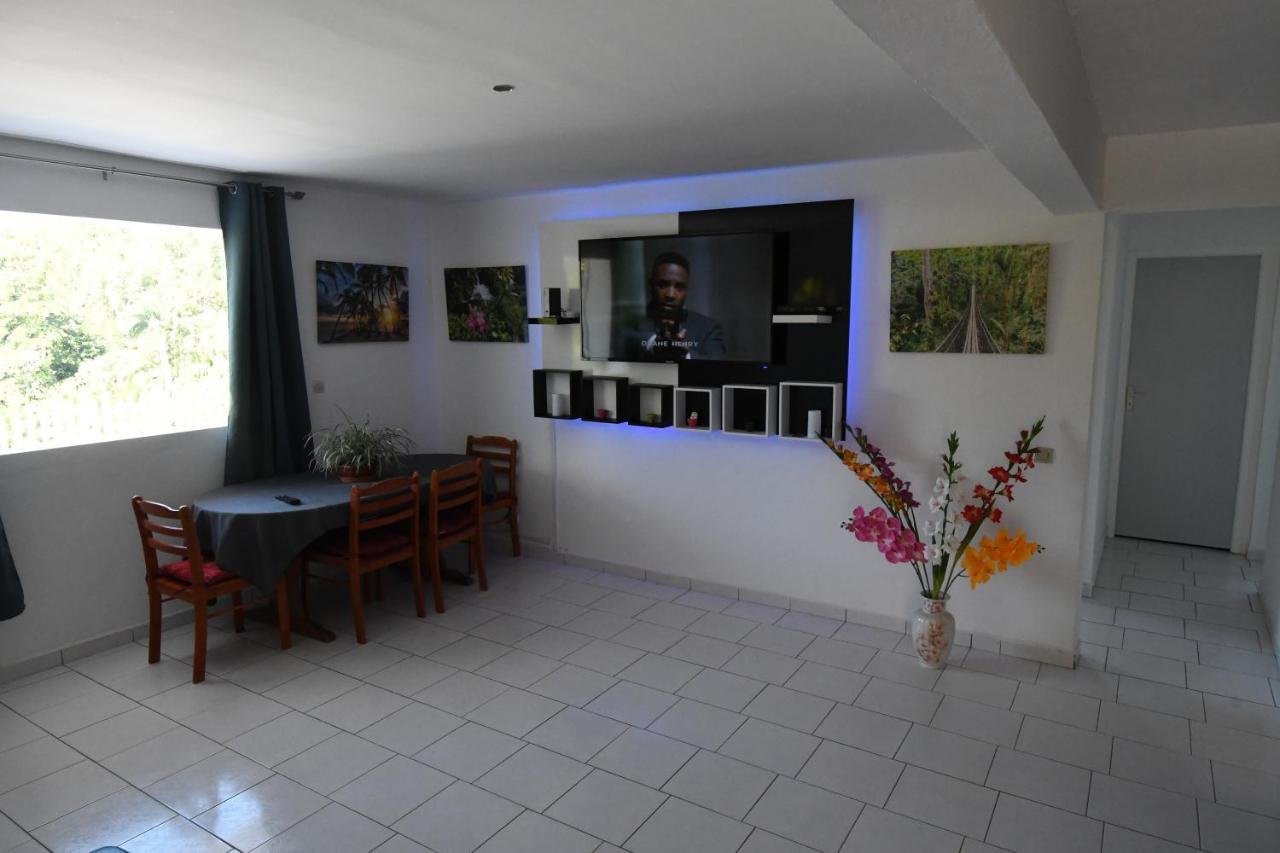 Villa Chez Tatie-Clo Devient Gray Coconut Cake Le Moule Exterior foto