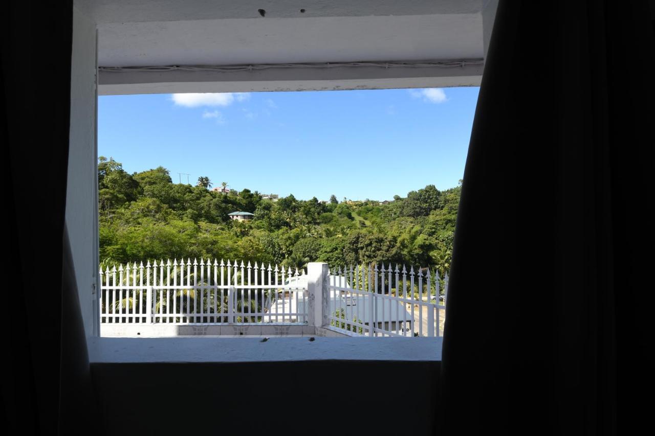 Villa Chez Tatie-Clo Devient Gray Coconut Cake Le Moule Exterior foto